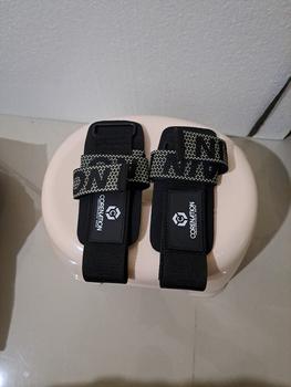 Product Review of CoreNation Active Wrist Wrap Strap Support Wrist Wrap Wristband Weight Lifting Gym Fitness - WIDE FASTGRIP from Tokopedia customer review 0