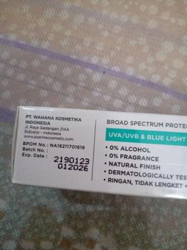 Product Review of AZARINE Sunscreen Hydrasoothe Gel SPF 45 PA++ Aqua Essence Sun Shield Serum SPF 50 PA++ Semua Jenis Kulit Berjerawat Berminyak Wajah Sunblock Perawatan Facial from Tokopedia customer review 2