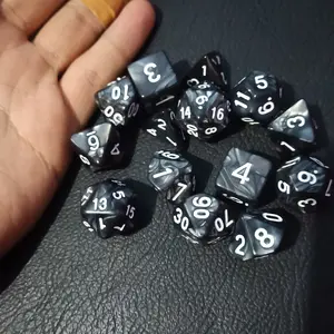 Dadu Polyhedral Bentuk D4 D6 D8 D10 D12 D20