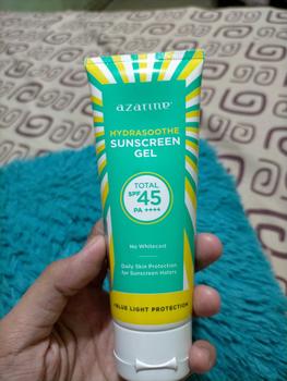 Product Review of AZARINE Sunscreen Hydrasoothe Gel SPF 45 PA++ Aqua Essence Sun Shield Serum SPF 50 PA++ Semua Jenis Kulit Berjerawat Berminyak Wajah Sunblock Perawatan Facial from Tokopedia customer review 1