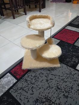 Product Review of MAINAN GARUKAN KUCING 3TIANG GARUKAN CAT TREE CONDO from Tokopedia customer review 0