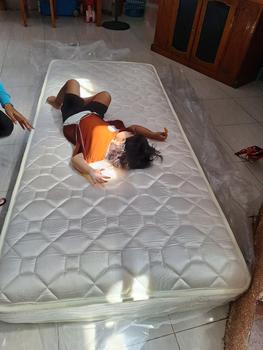 Product Review of Kasur Spring Bed Zinus Deluxe Mattress in a Box Tebal 15cm Furniture from Tokopedia customer review 1