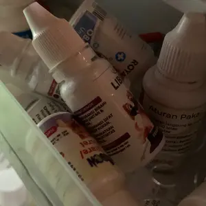 Sisir Mandi untuk Kucing / Anjing Bentuk Tapak Tangan / Sisir Hewan