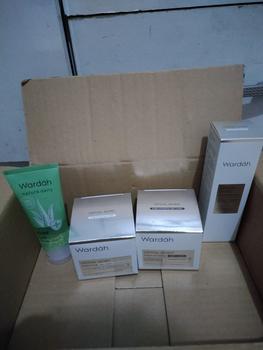 Product Review of WARDAH Crystal Secret Exfoliating Toner with Natural AHA+PHA 125 ml - Toner Untuk Eksfoliasi dengan Extract Edelweiss - Mencerahkan dan Menyamarkan Flek Hitam - Skincare from Tokopedia customer review 0
