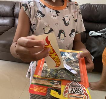Product Review of Hot Wheels Matchbox Sky Busters Pesawat TOP GUN Varian Bebas Pilih from Tokopedia customer review 0