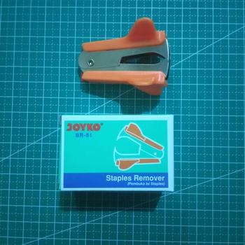 Product Review of Stapler Remover Pembuka Isi Steples Joyko SR-51 from Tokopedia customer review 1