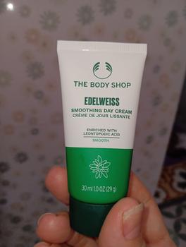 Product Review of The Body Shop Edelweiss Smoothing Day Cream 30ml from Tokopedia customer review 0