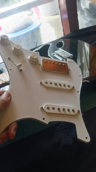 Product Review of ￼screw sekrup baut pickup gitar bass elektrik hitam chrome gold 2.5mm humbucker emg seymour duncan from Tokopedia customer review 0