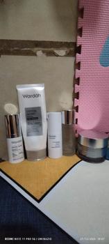 Product Review of WARDAH Crystal Secret Exfoliating Toner with Natural AHA+PHA 125 ml - Toner Untuk Eksfoliasi dengan Extract Edelweiss - Mencerahkan dan Menyamarkan Flek Hitam - Skincare from Tokopedia customer review 3