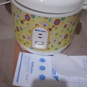 Magic com MIYAKO 3 in 1 / Rice cooker / Penanak nasi 0.6L / MCM 609