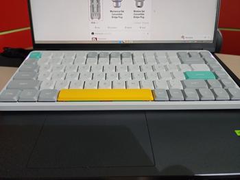 Product Review of Paket NuPhy Air75 V2 QMK Wireless Custom Mechanical Keyboard + NuFolio V3 from Tokopedia customer review 0
