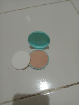Product Review of WARDAH Everyday Luminous Two Way Cake Refill - Bedak Dengan Hasil Matte Yang Halus Ringan Dengan Kandungan Vit E - Oil Control dengan Hasil Akhir Natural - Makeup from Tokopedia customer review 1