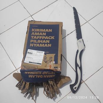 Product Review of Gergaji Kayu Lipat Portable Folding Saw Saku Baja SK5 Tahan Karat Potong Dahan Bambu Serbaguna 13/18/21/24/30/35 cm from Tokopedia customer review 0