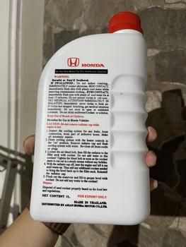 Product Review of Air Cairan Pendingin BIRU HONDA Radiator Coolant TYPE 2 Biru Genuine original baru 1 botol 1 liter Made In Thailand car from Tokopedia customer review 2