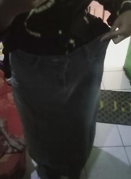 Product Review of Highwaist Rok Denim Wanita First.day Jeans Panjang 7/8 Model A-Line Basic from Tokopedia customer review 0