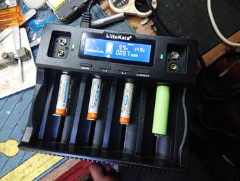 Product Review of Charger Baterai LiitoKala Lii D4XL Original dengan 4 Slot Charging untuk Nimh/Nicd, Li-ion, Li-Ion, dan LiFePo4 Battery from Tokopedia customer review 0