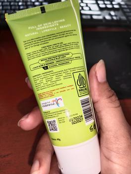 Product Review of AZARINE Sunscreen Hydrasoothe Gel SPF 45 PA++ Aqua Essence Sun Shield Serum SPF 50 PA++ Semua Jenis Kulit Berjerawat Berminyak Wajah Sunblock Perawatan Facial from Tokopedia customer review 2