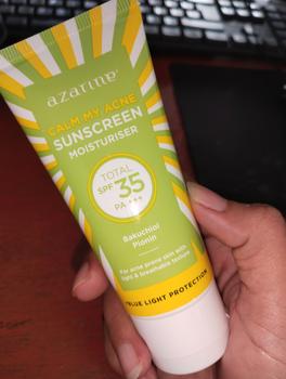 Product Review of AZARINE Sunscreen Hydrasoothe Gel SPF 45 PA++ Aqua Essence Sun Shield Serum SPF 50 PA++ Semua Jenis Kulit Berjerawat Berminyak Wajah Sunblock Perawatan Facial from Tokopedia customer review 1