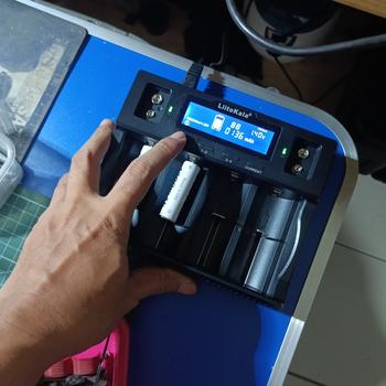 Product Review of Charger Baterai LiitoKala Lii D4XL Original dengan 4 Slot Charging untuk Nimh/Nicd, Li-ion, Li-Ion, dan LiFePo4 Battery from Tokopedia customer review 0