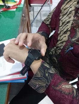 Product Review of 【COD】Aolon Tetra R2 Sports Smart Watch IP67 Tahan Air Panggilan Bluetooth Baterai Tahan Lama Perekam Olahraga Asisten Kebugaran Cocok untuk Android/IOS Unisex Fashion Smart Watch Olahraga Luar Ruangan from Tokopedia customer review 3