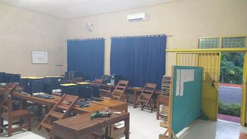 Product Review of Gorden  Curtain jendela Pintu minimalis smokering Gold polos embos coklat tua murah Tali Merah from Tokopedia customer review 3
