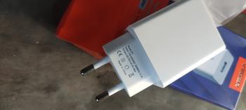 Product Review of VEGER Wall Charger R1 Single Port USB Output 2.4A from Tokopedia customer review 0