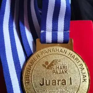 medali custom dengan box