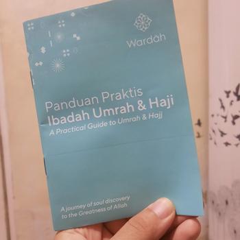 Product Review of Wardah Umrah & Hajj Package - Paket Haji dan Umroh - Hair and Body Wash, Face Cleanser, Sunscreen SPF 50 PA+++ , Anti Perspirant Deodorant, Moisturizer, Lip Treatment Balm, ZamZam Water Spray from Tokopedia customer review 0