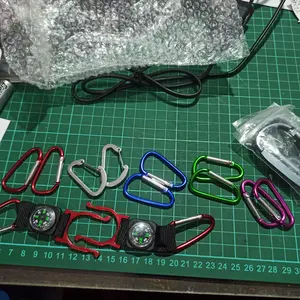 Carabiner Alat Gantungan Botol Minum + Kompas Pengait Botol Hanger Botol Minum Camping Outdoor
