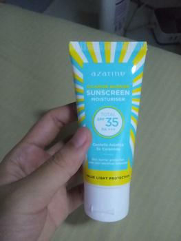 Product Review of AZARINE Sunscreen Hydrasoothe Gel SPF 45 PA++ Aqua Essence Sun Shield Serum SPF 50 PA++ Semua Jenis Kulit Berjerawat Berminyak Wajah Sunblock Perawatan Facial from Tokopedia customer review 1