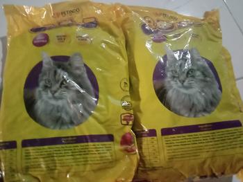 Product Review of Makanan Kucing Bolt Repack 800GR Murah Tuna Cat Food MURAH !!! from Tokopedia customer review 0