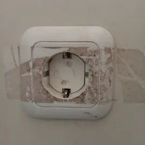 Penutup Colokan Listrik Otomatis Pengaman Lubang Stop Kontak Automatic Perlengkapan Elektrik Buka Tutup Serbaguna Baby Kids Safety Rumah Tangga