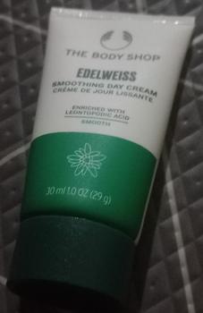 Product Review of The Body Shop Edelweiss Smoothing Day Cream 30ml from Tokopedia customer review 0