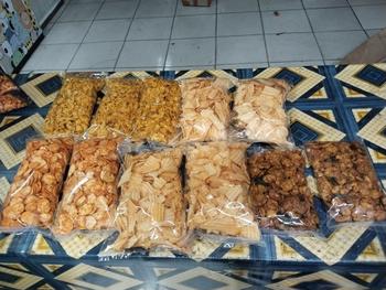 Product Review of KERIPIK JAGUNG GEPREK PEDAS MANIS 250 GR/ EMPING JAGUNG ENAK KILOAN from Tokopedia customer review 0