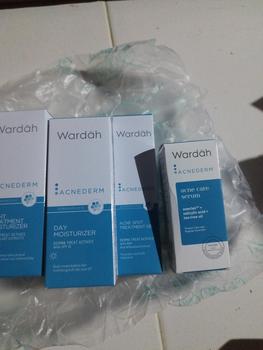Product Review of WARDAH 5% Azeclair + Salicylic Acid serum Acnederm Acne Care 15 ml - Serum dengan Tea Tree Oil - Serum Jerawat dan Mencerahkan Kulit - Menyamarkan Noda Bekas, Mengurangi Minyak Berlebih - Skincare from Tokopedia customer review 1