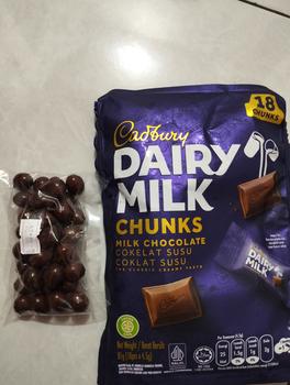 Product Review of .Coklat import | Cadbury Dairy Milk Chocolate 81gr isi 18pcs Halal ( ds bgr) Cokelat from Tokopedia customer review 0