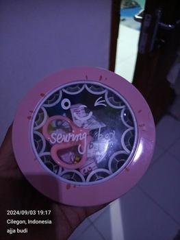 Product Review of COD Set Benang Alat Jahit Kotak Besi Bulat dilengkapi Dengan 12 Warna  Pilihan Set Jarum Gunting Perlengkapan from Tokopedia customer review 3