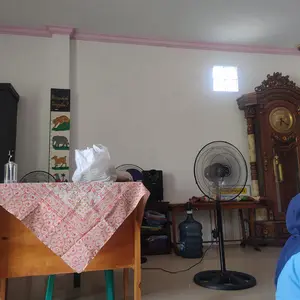 Hanasui Poreless Mattifying Primer - Menyamarkan Pori - Pori Garis Halus Kerutan Mengurangi Noda Hitam Base Make Up Tahan Lama