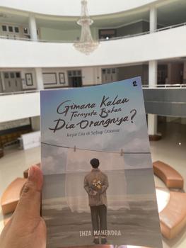 Product Review of Buku Gimana Kalau Ternyata Bukan Dia Orangnya? (Ihza Mahendra) from Tokopedia customer review 3