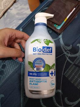 Product Review of Biodef Mint - Sea Salt Botol 550ml| Sabun Mandi Cair Antiseptik Aman dan Halal | Sabun Mandi Melembabkan Whitening | Sabun Mandi Cair untuk Kulit Kering from Tokopedia customer review 2