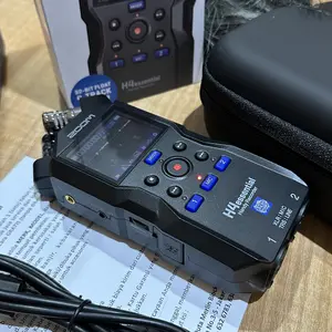 Zoom H4essential with APH-4e Handycorder