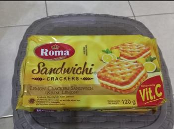 Product Review of Roma Sandwichi Sandwich LEMON Biskuit Biscuit Krim Lemon Carckers from Tokopedia customer review 0