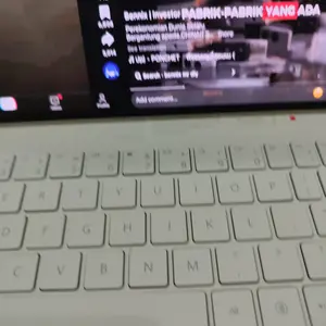 Tongkat Jalan Kaki 4 Stainless Alat Bantu Jalan Ideal untuk Lansia Kuat Ringan Nyaman Stabil Aman Anti Slip