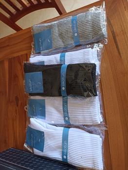 Product Review of Kaos kaki sport / olahraga tebal hitam putih panjang sebetis - athletic midcalf crew socks - SIKATUN from Tokopedia customer review 0