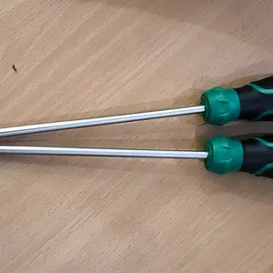 ISKU obeng plus mins magnet 3*75mm 5*75mm 5*100mm 5*125mm 5*150mm 6*100mm 6*125mm 6*150mm 6*200mm 6.3*35mm obeng set screwdriver sets perkakas/obeng super kuat chrome vanadium cocok untuk elektronik dan peralatan rumah tangga