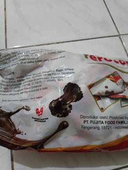 Product Review of Makanan Coklat Ferococo Chrunchy Choco Ball HALAL 40pcs 320gr from Tokopedia customer review 1