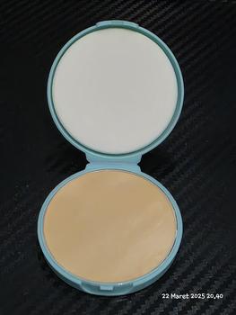 Product Review of WARDAH Everyday Luminous Two Way Cake Refill - Bedak Dengan Hasil Matte Yang Halus Ringan Dengan Kandungan Vit E - Oil Control dengan Hasil Akhir Natural - Makeup from Tokopedia customer review 3