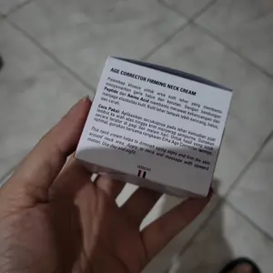 ERHA Age Corrector Peptide & Amino Acid Firming Neck Cream 30g - Krim Leher | Meningkatkan Produksi Kolagen | Mengurangi Garis Halus | Mengencangkan | Melembabkan Kulit Area Leher