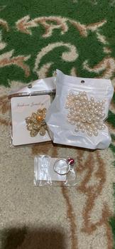 Product Review of (Bebas beli 2 dapat bonus) B35 Bross hijab mutiara snowflake mewat titanium Korea original from Tokopedia customer review 0