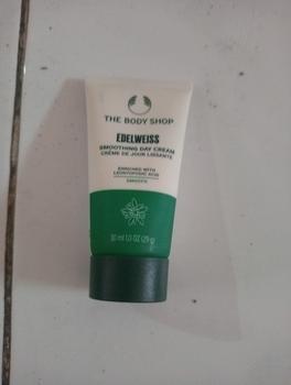 Product Review of The Body Shop Edelweiss Smoothing Day Cream 30ml from Tokopedia customer review 0